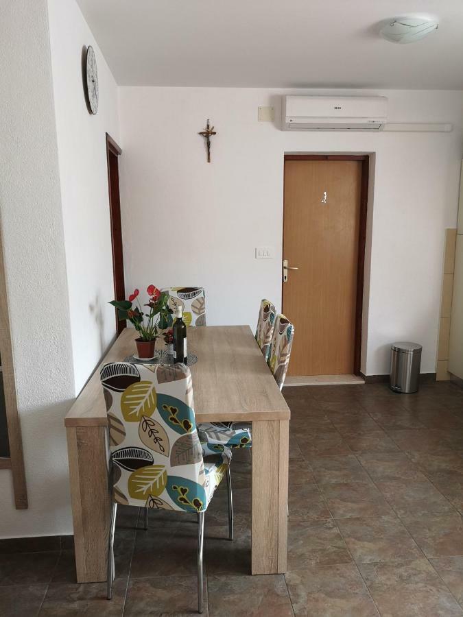 Holiday Home Cvitka 비스 외부 사진
