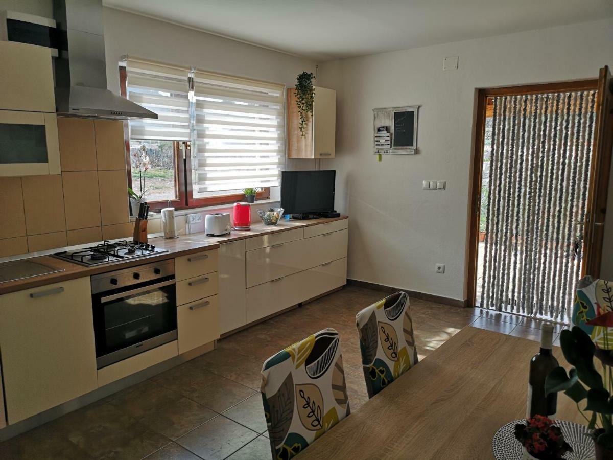 Holiday Home Cvitka 비스 외부 사진